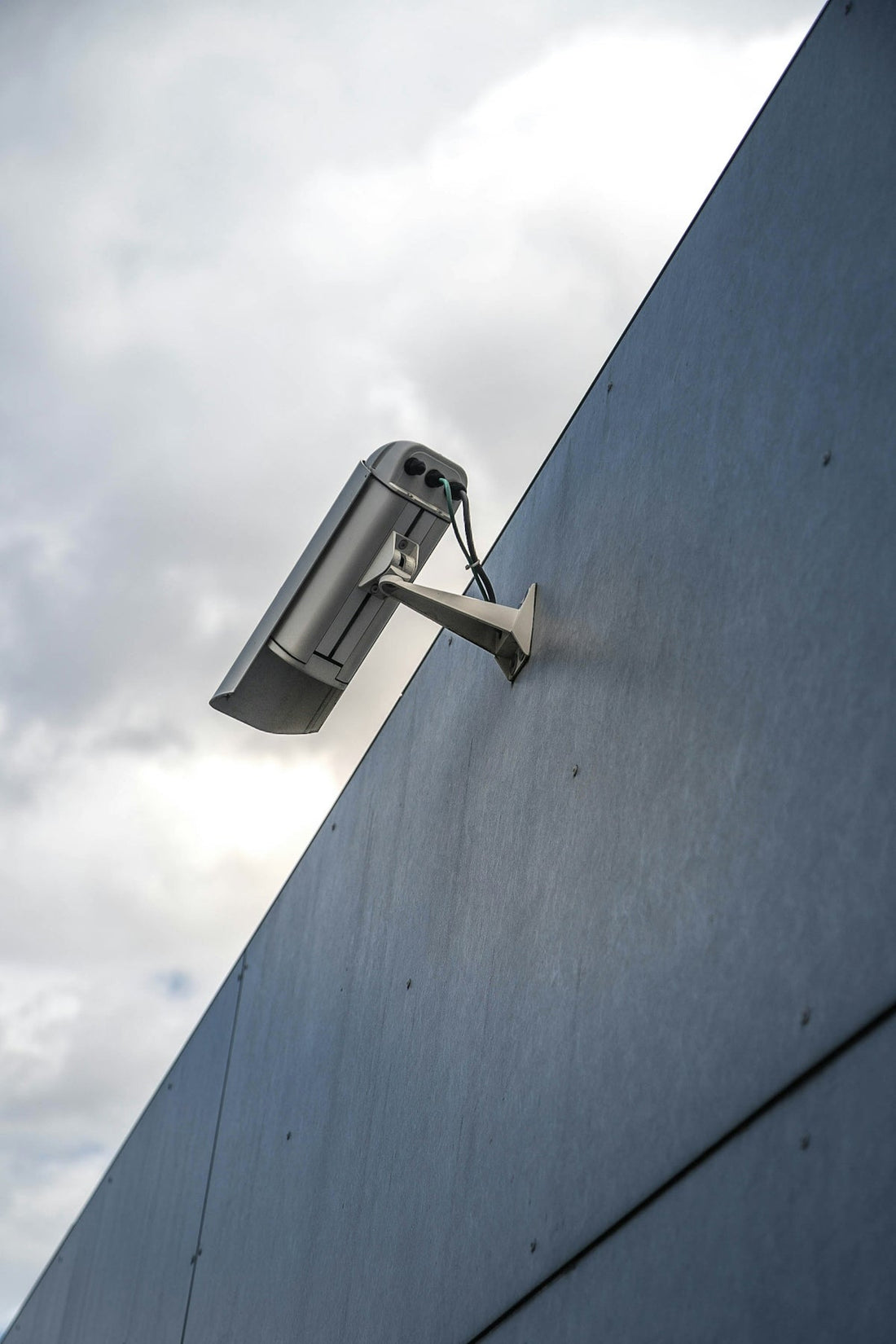 Comparative Guide to the Best 4K Solar Security Cameras for 2026 - HelioGreenEnergy